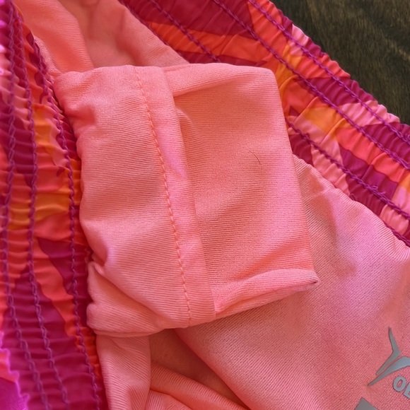 Old Navy Athletic Shorts Pink & Orange Pattern size Medium - Picture 4 of 7